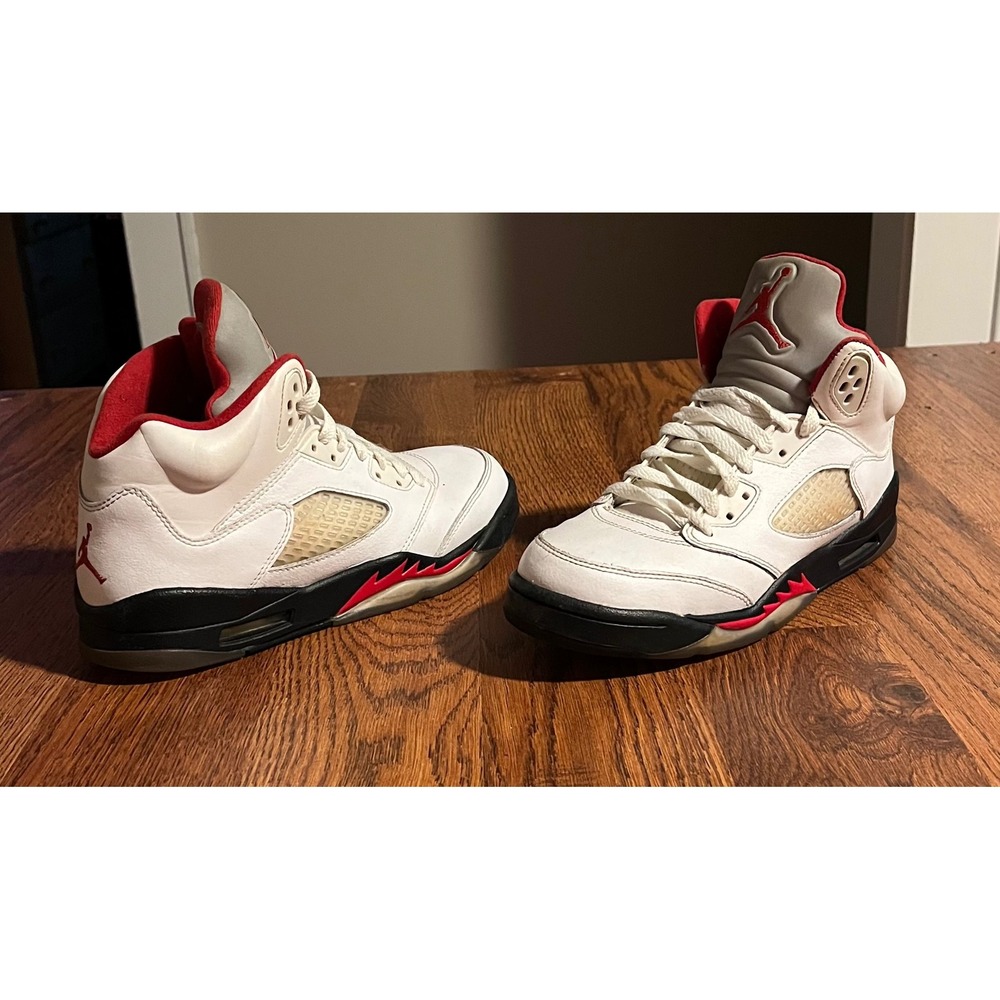 Air Jordan 5 Retro Fire Red 2013 White Black Red Sneakers Youth 6.5Y